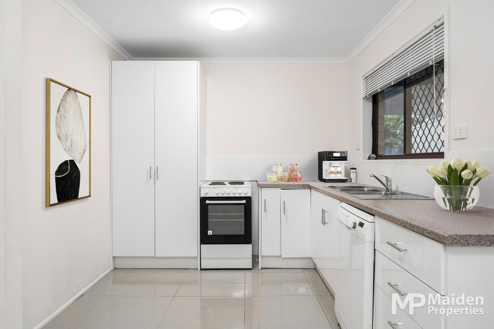 37 Erin Drive, Browns Plains QLD 4118, Image 2
