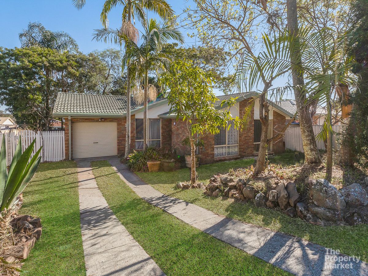 4 bedrooms House in 14 White Swan Avenue BLUE HAVEN NSW, 2262