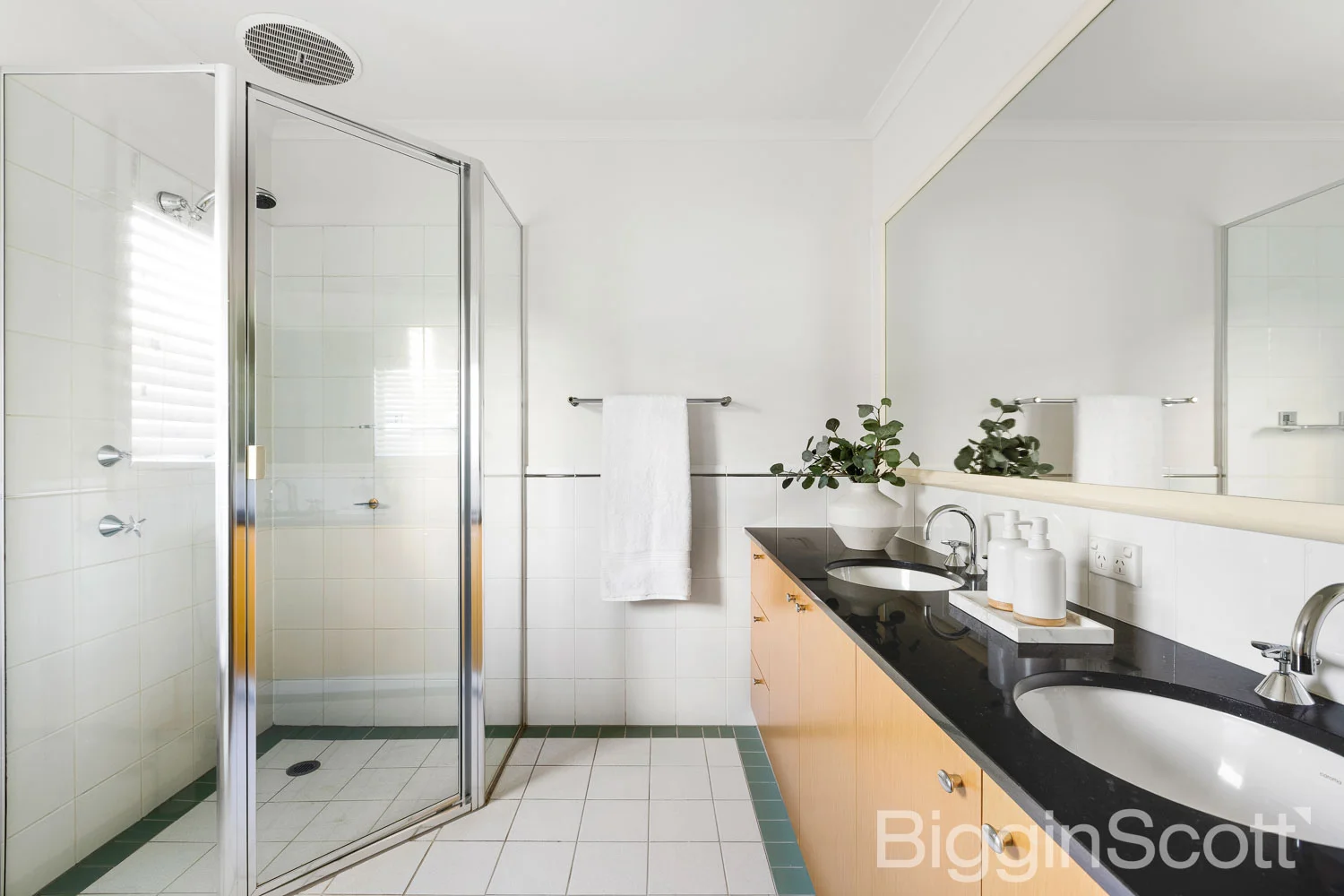 Additional image 12 of 122 Beach Street, Port Melbourne VIC 3207