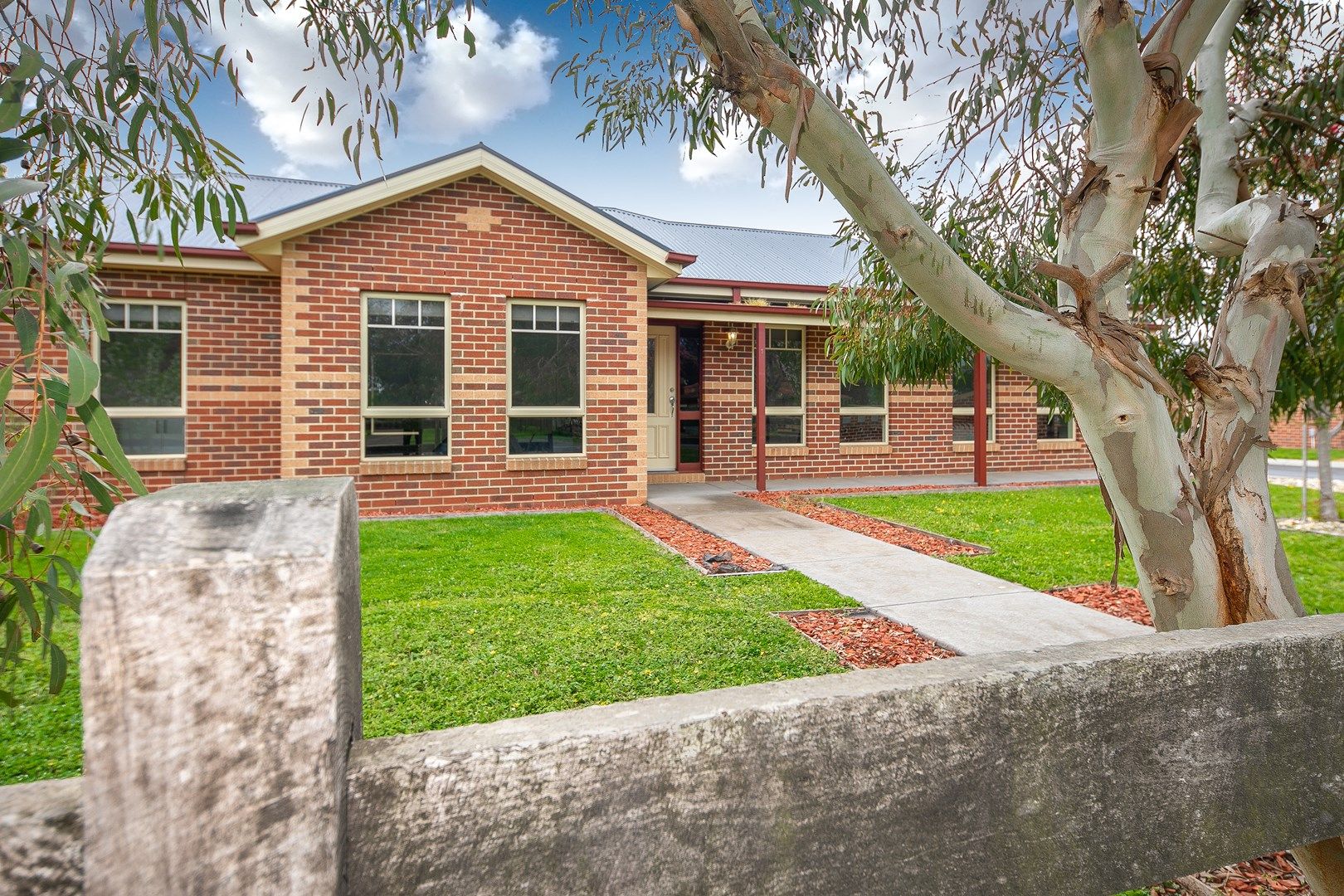 1/128 Barry Street, Romsey VIC 3434, Image 0