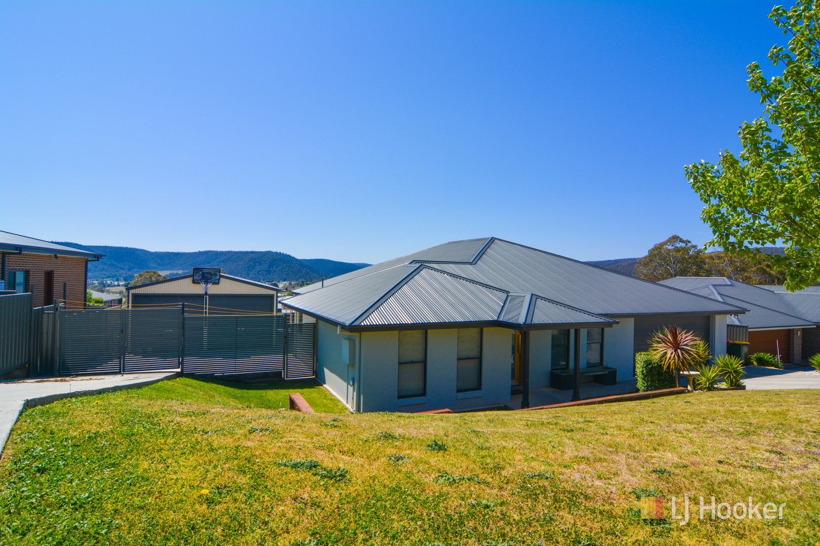 13 Hillcrest Avenue, Lithgow NSW 2790, Image 0