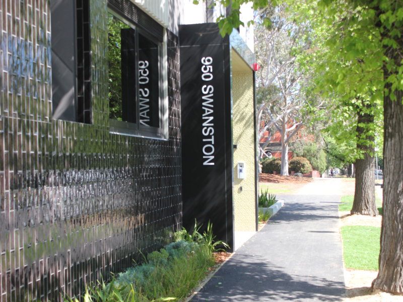 2 bedrooms Apartment / Unit / Flat in 401/950 Swanston Street CARLTON VIC, 3053