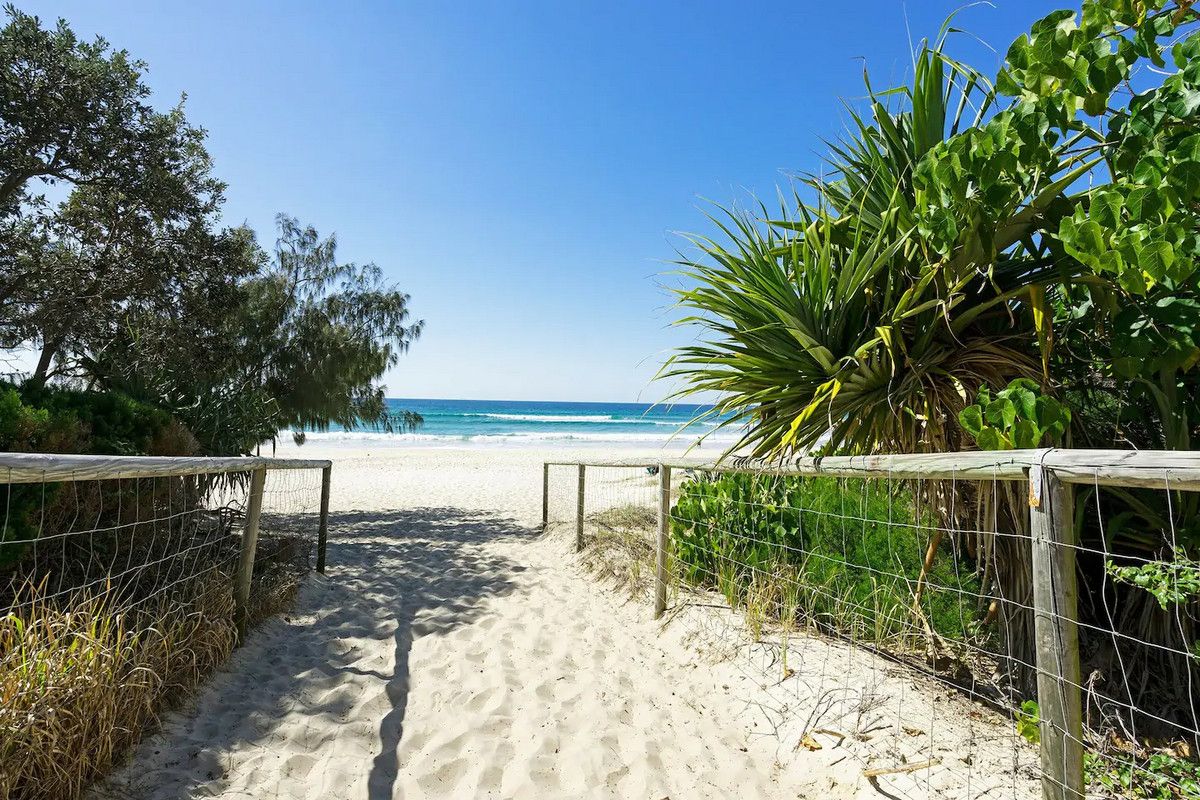 12 Mount Street, Burleigh Heads QLD 4220, Image 2