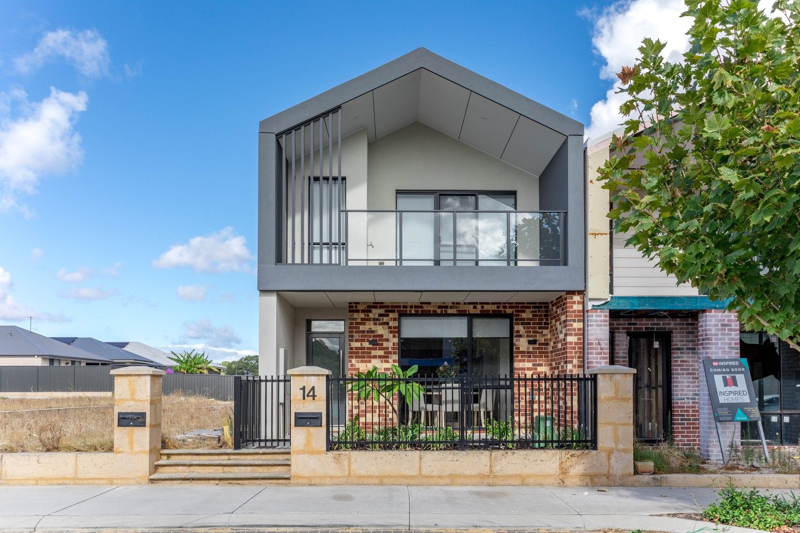 3 bedrooms House in 14 Research Avenue PIARA WATERS WA, 6112