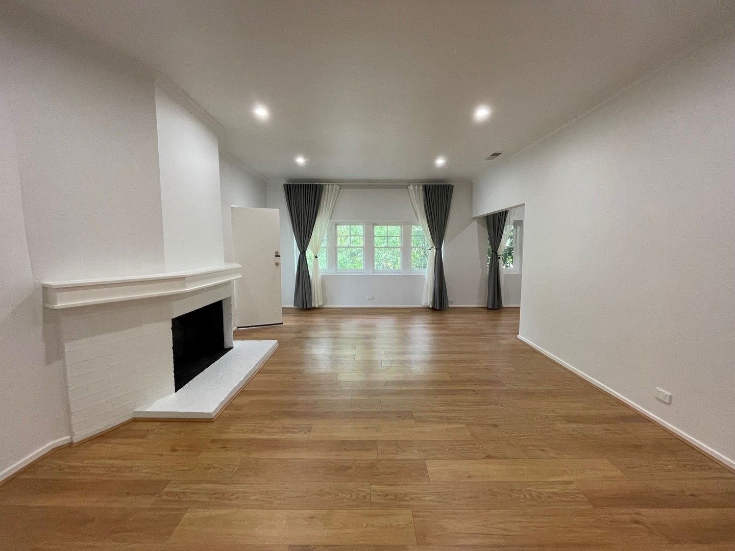 3 bedrooms Apartment / Unit / Flat in 3/453 Glenferrie Road KOOYONG VIC, 3144