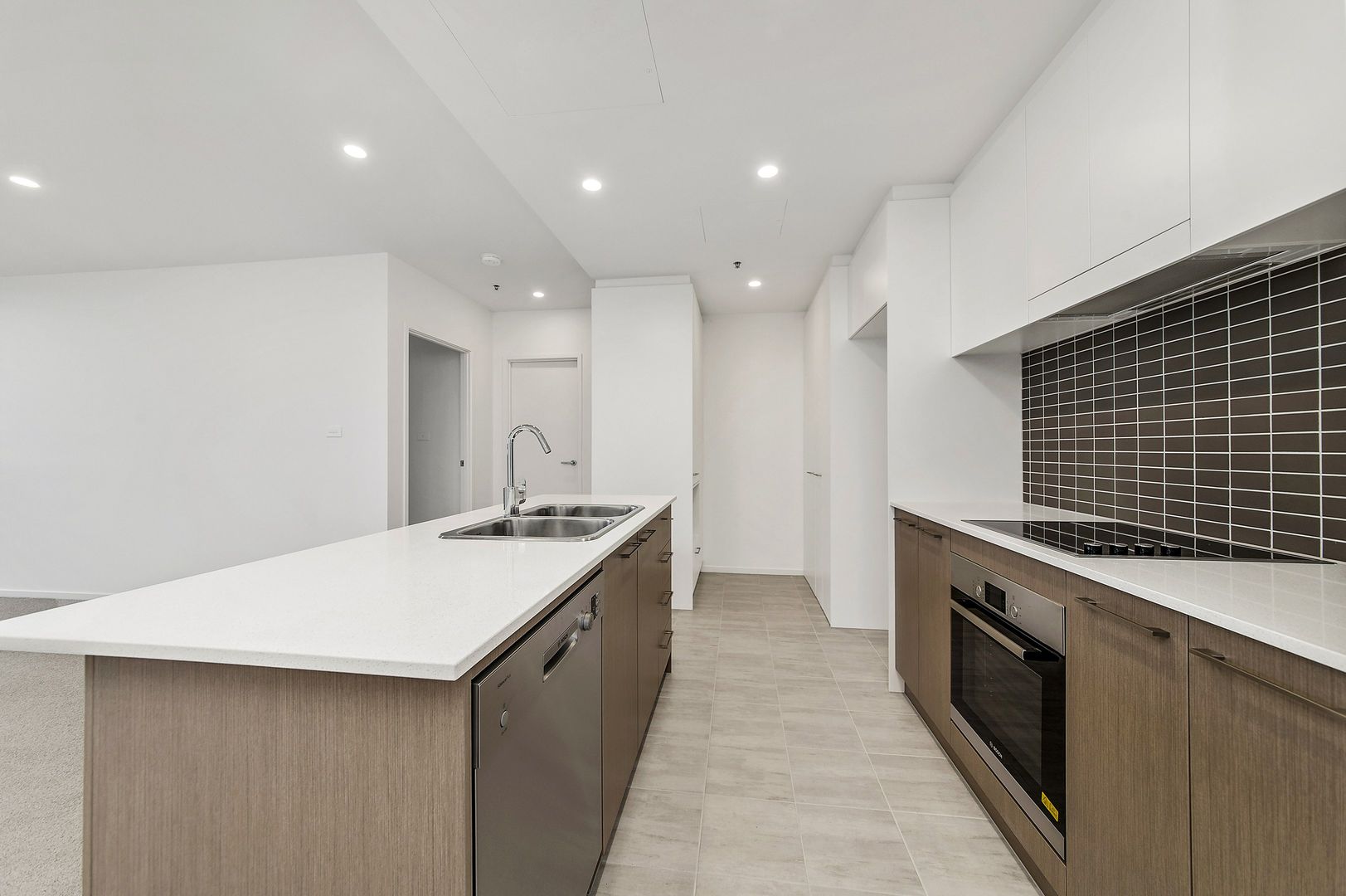 91/7 Irving Street, Phillip ACT 2606, Image 2