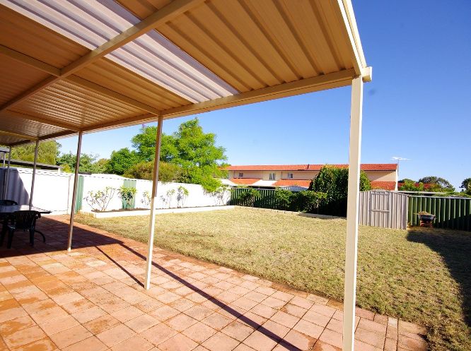 3 bedrooms House in 4A Connell Way GIRRAWHEEN WA, 6064