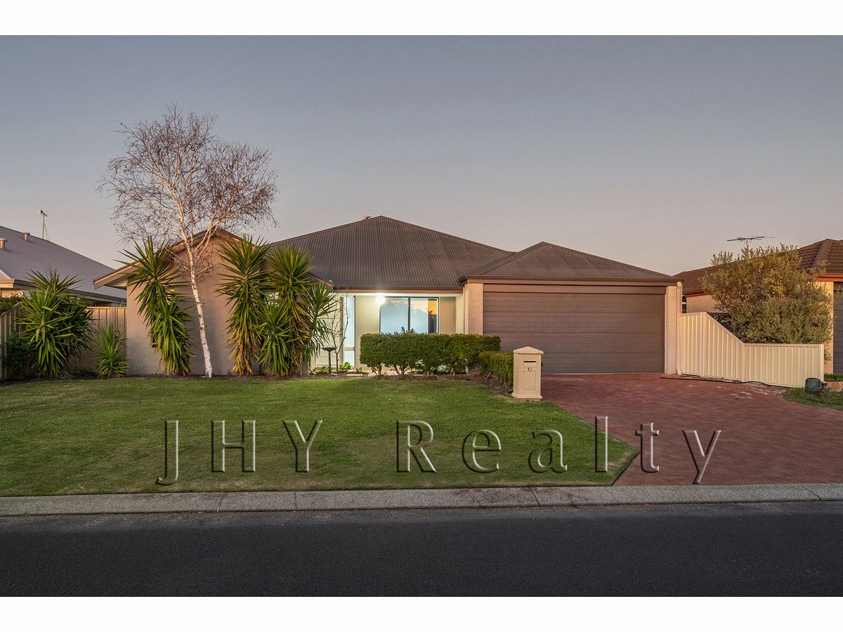 4 bedrooms House in 12 Clematis Way BROADWATER WA, 6280