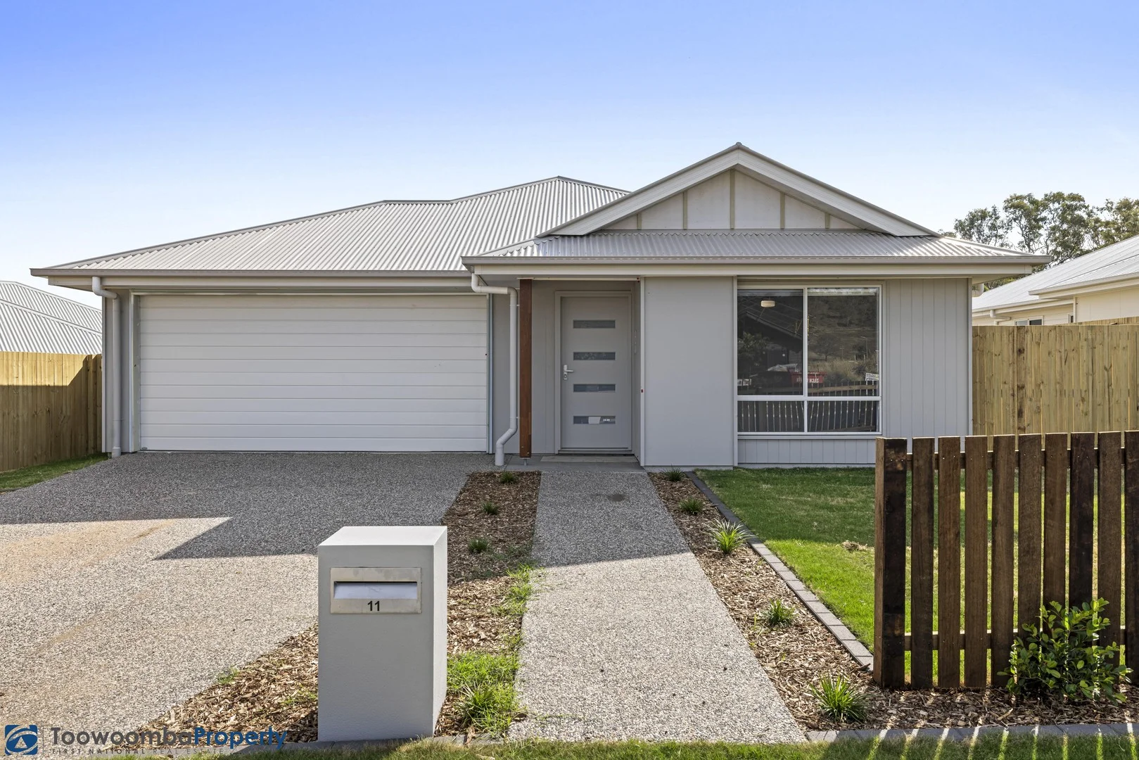 11 Bluebell Street, Glenvale QLD 4350