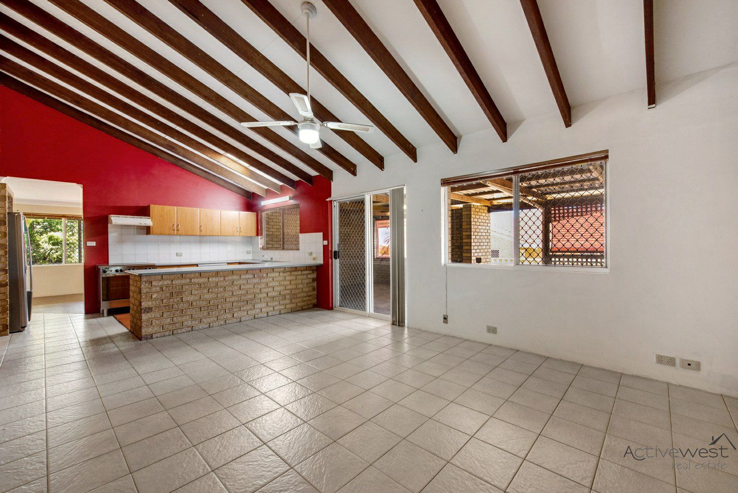 4 bedrooms House in 6 Waverley Street MOUNT TARCOOLA WA, 6530