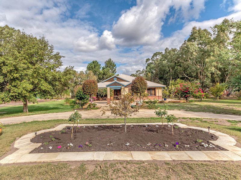 49 Stockmans Close, Oakford WA 6121, Image 1