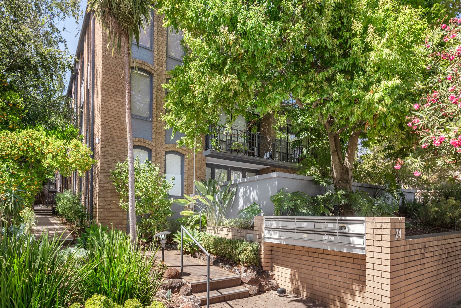 9/24 Tintern Avenue, Toorak VIC 3142