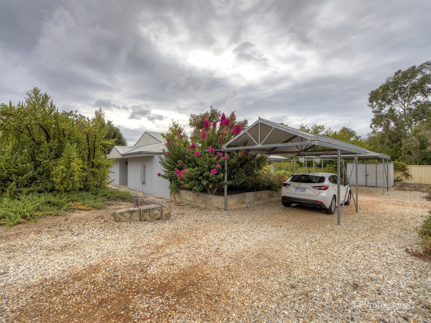 92 Buckingham Rd, Swan View WA 6056, Image 2