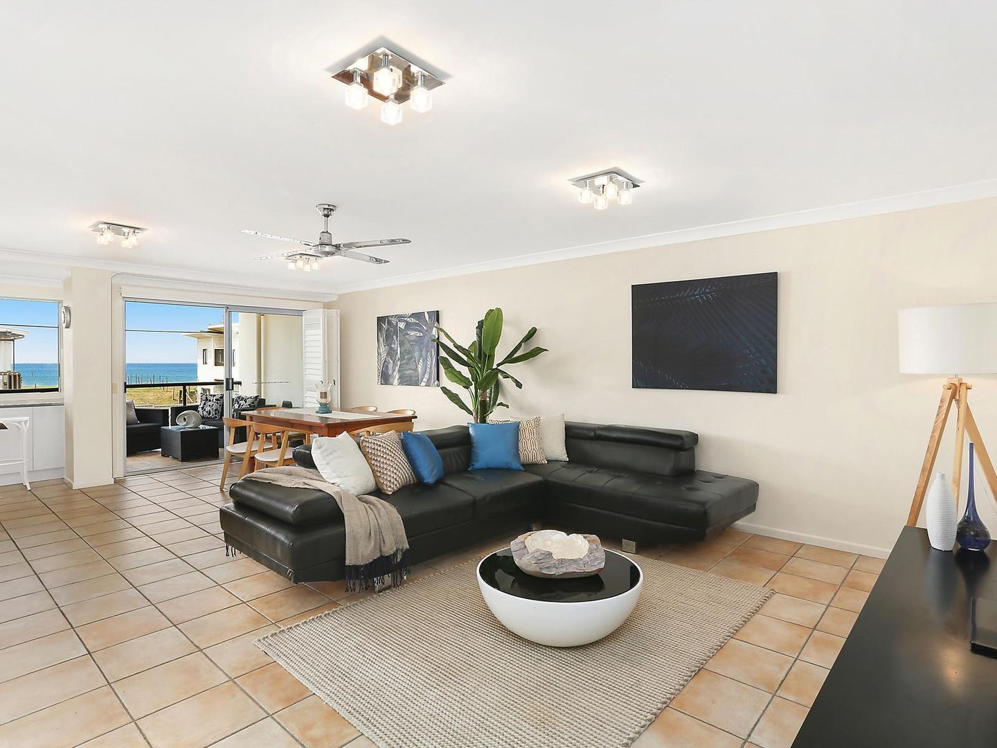 1/102 Jefferson Lane, Palm Beach QLD 4221, Image 2