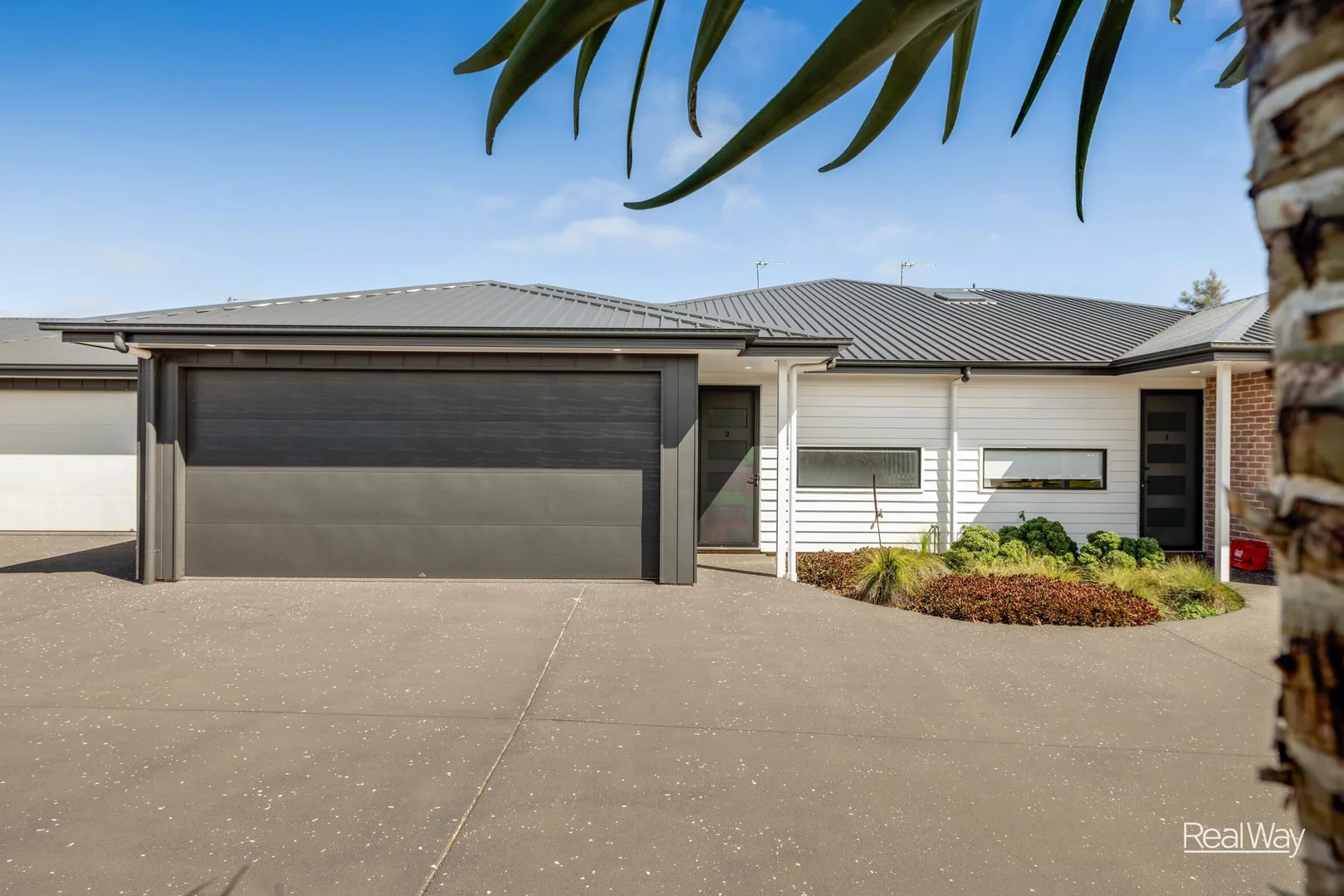 Additional image 3 of 2/4 Pyrenees Close, Middle Ridge QLD 4350