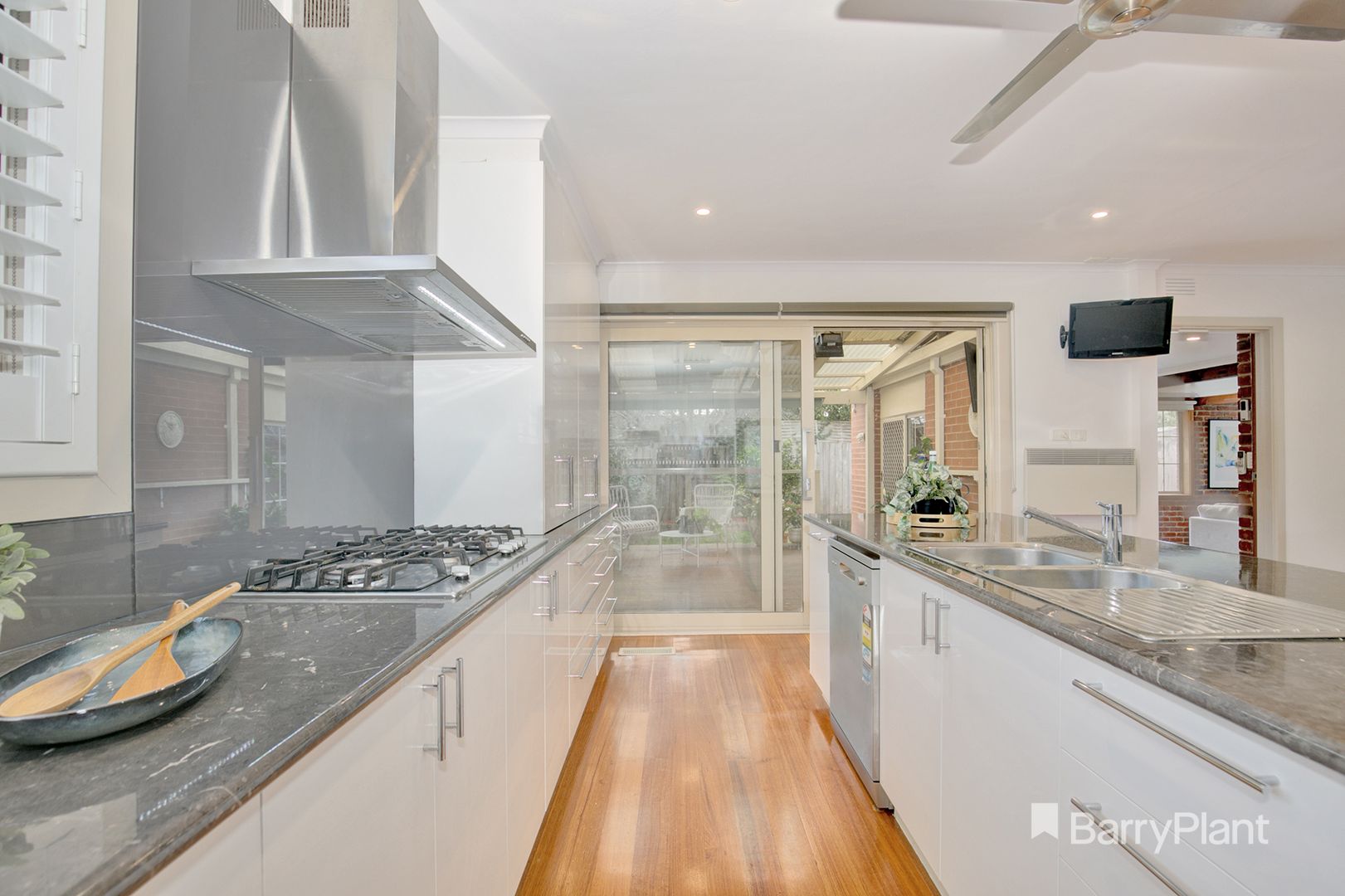 47 Elmhurst Road, Gladstone Park VIC 3043, Image 2