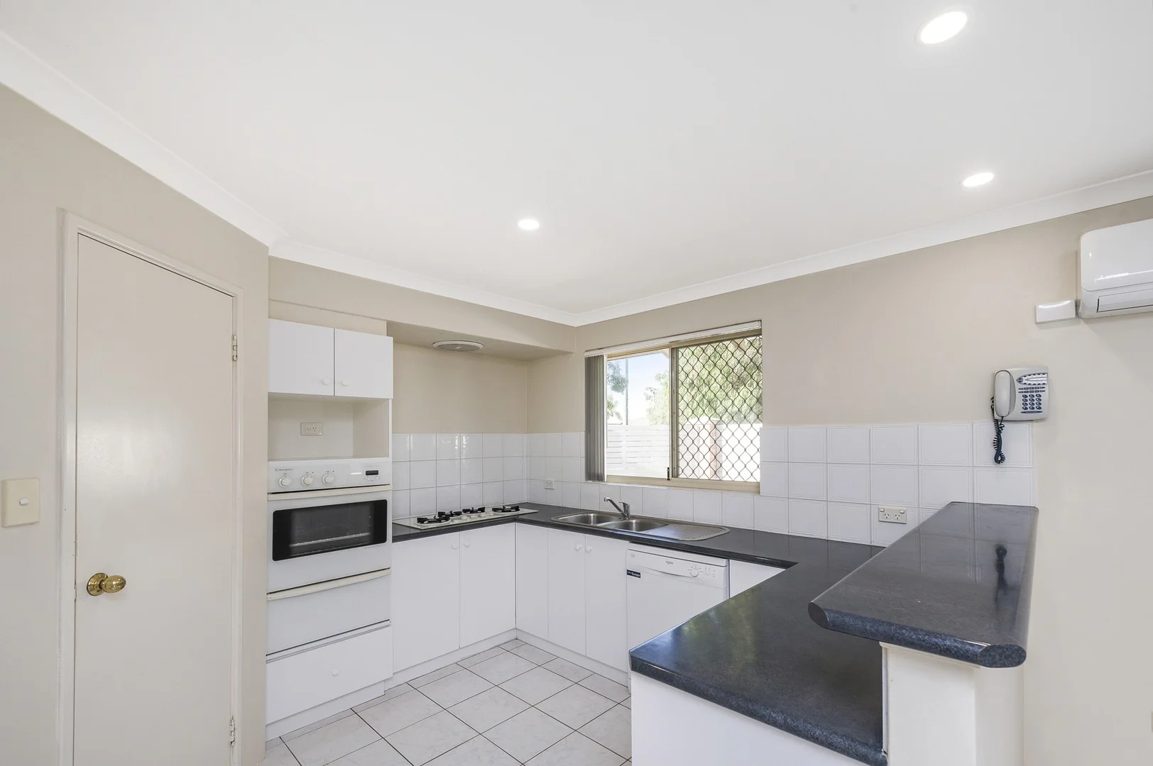 2/33 Banksia Street, Joondanna WA 6060