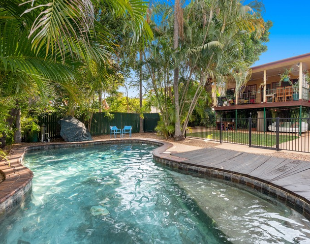 9 Holland Road, Holland Park QLD 4121