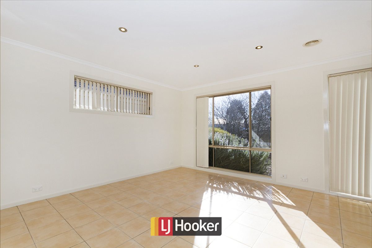 4/3 Sophia Street, Amaroo ACT 2914, Image 2