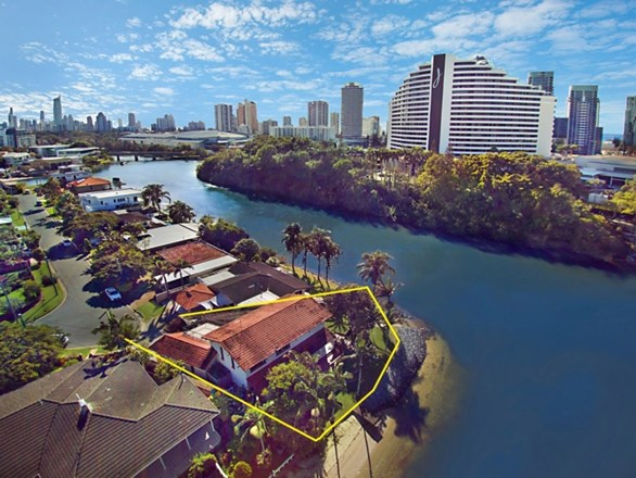 2 Merrimac Boulevard, Broadbeach Waters QLD 4218