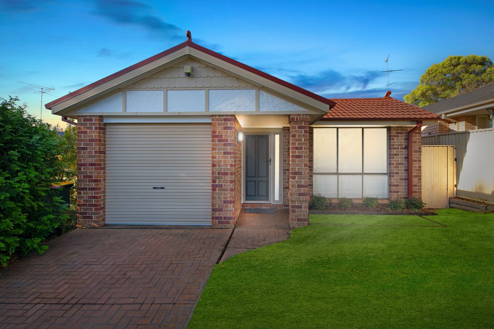 33 Sorrento Drive, Glenwood Property History & Address Research Domain