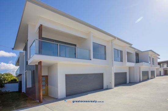 3 bedrooms Townhouse in 2/41 Imperial Parade LABRADOR QLD, 4215