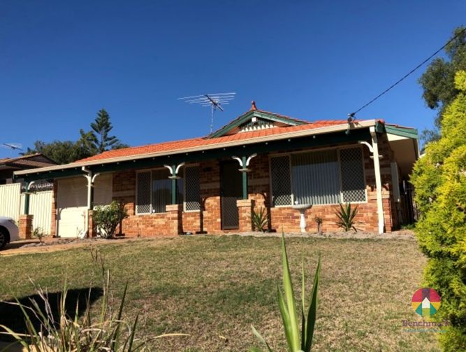 3 bedrooms House in 4 Parr Close PADBURY WA, 6025