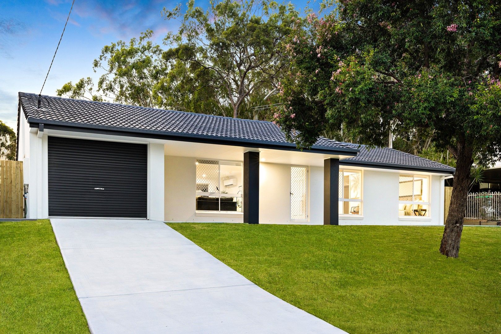 3 bedrooms House in 27 Redgum Drive REGENTS PARK QLD, 4118