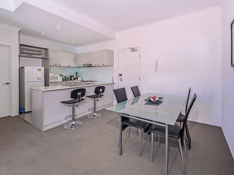 9/2 Pisconeri Street, Perth WA 6000, Image 2