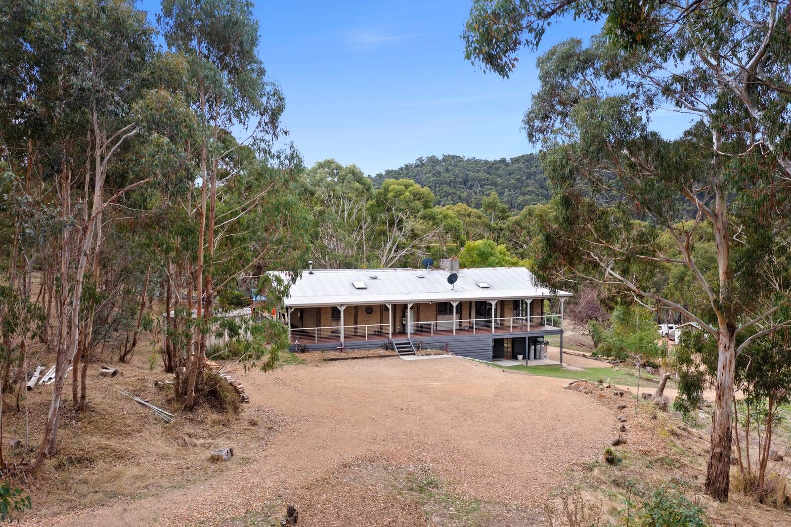 5 bedrooms House in 91 Musk Gully Road LANCEFIELD VIC, 3435