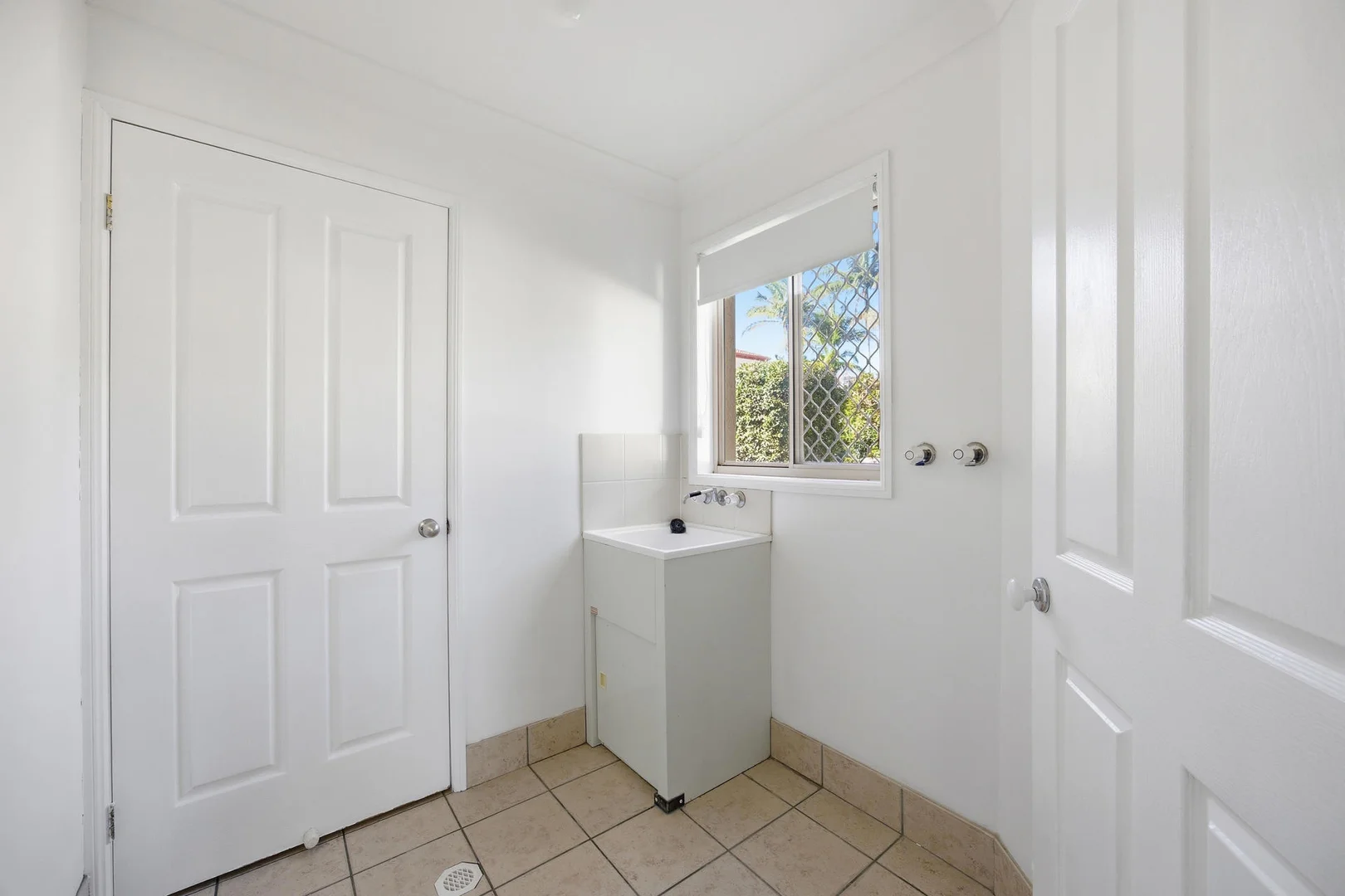 Additional image 5 of 11/96 Pohlman Street, Southport QLD 4215