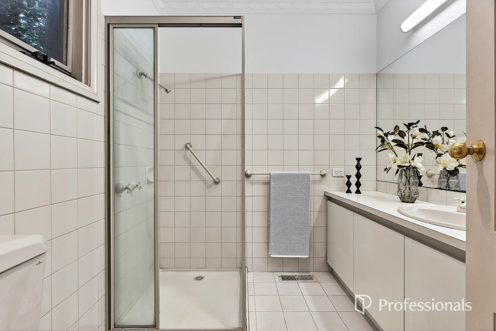 Additional image 9 of 1/4 Hopetoun Avenue, Canterbury VIC 3126