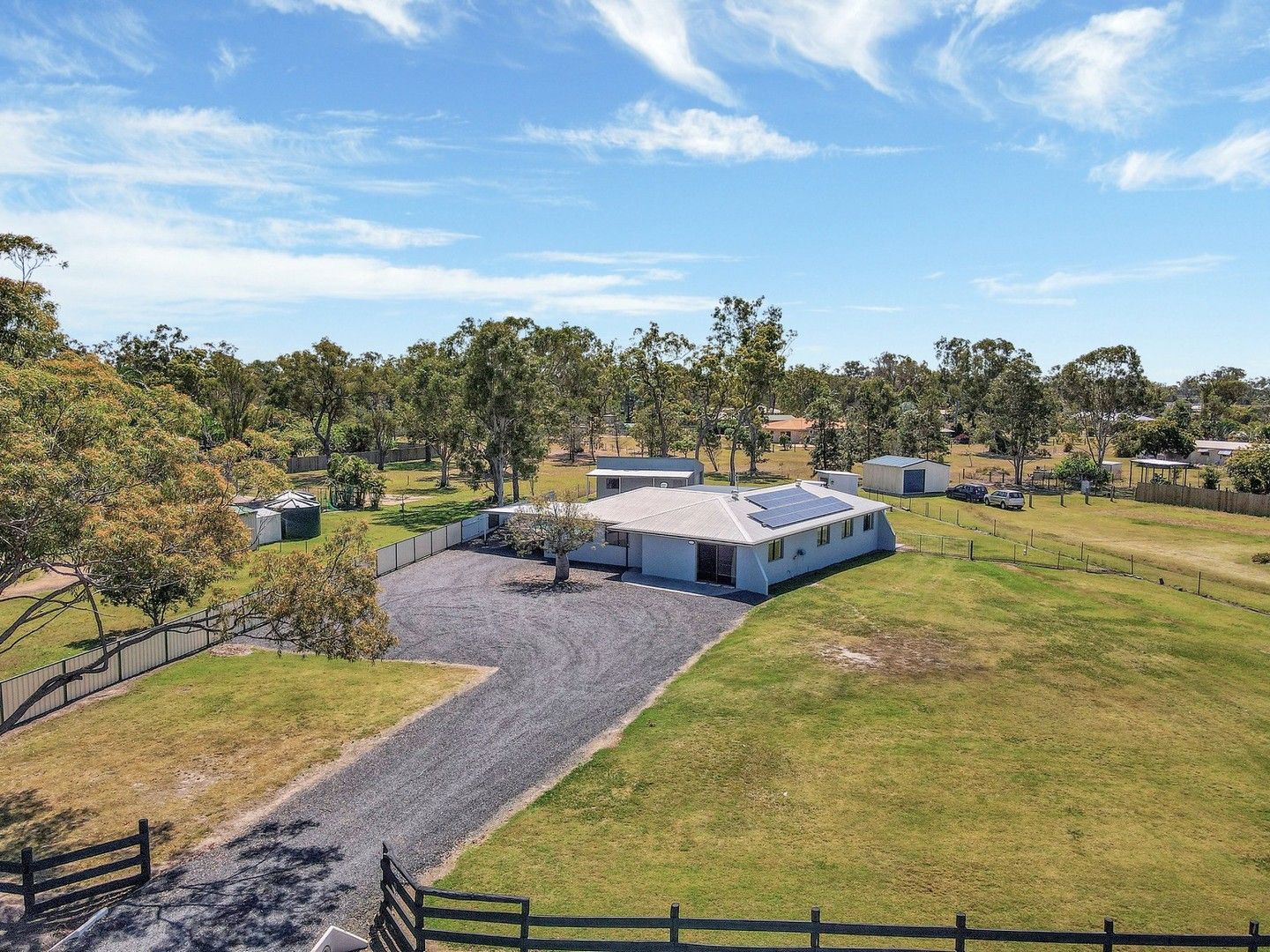 3 bedrooms House in 15 Pharlap Parade BRANYAN QLD, 4670