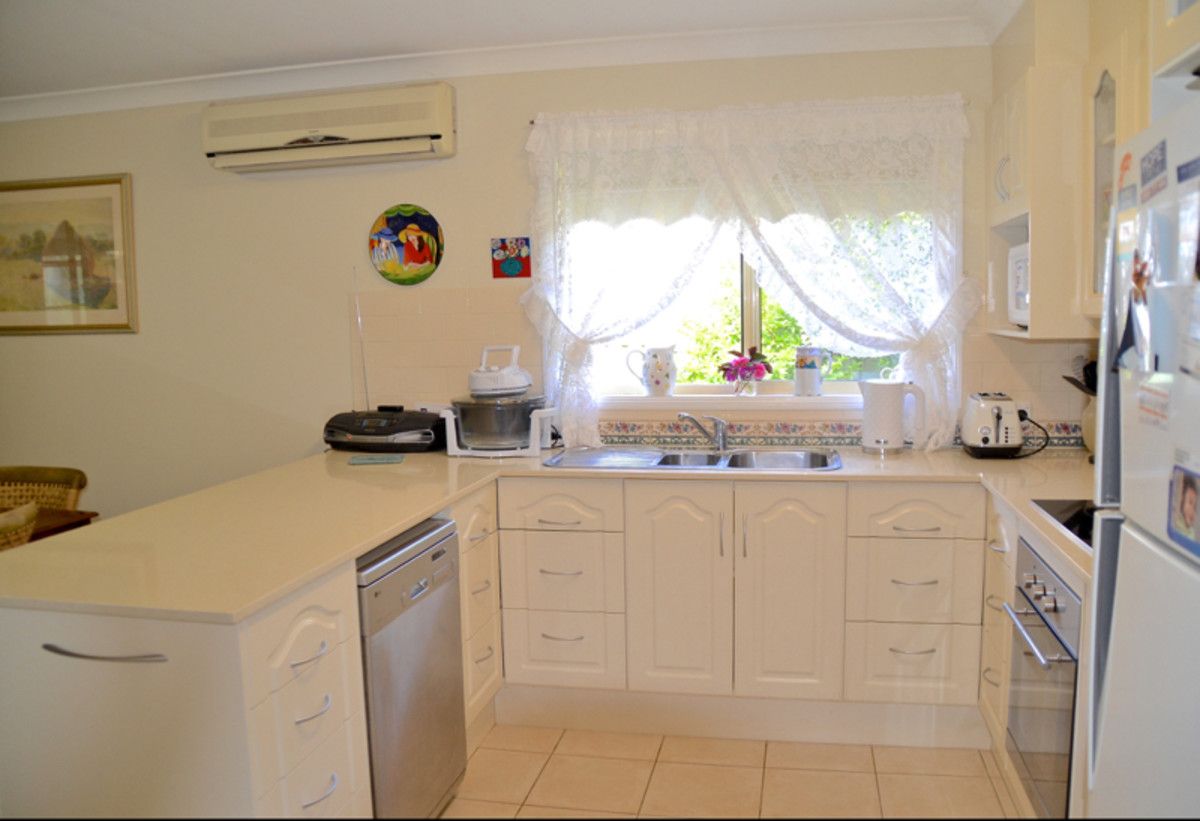 2/1 Combe Drive, Mollymook NSW 2539, Image 1