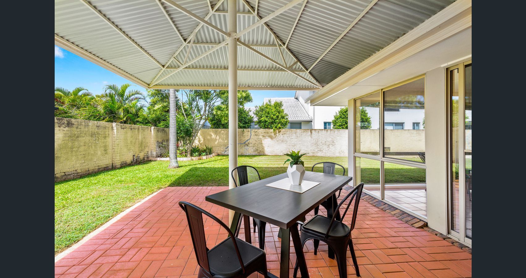 24 Cayman Drive, Clear Island Waters QLD 4226, Image 1