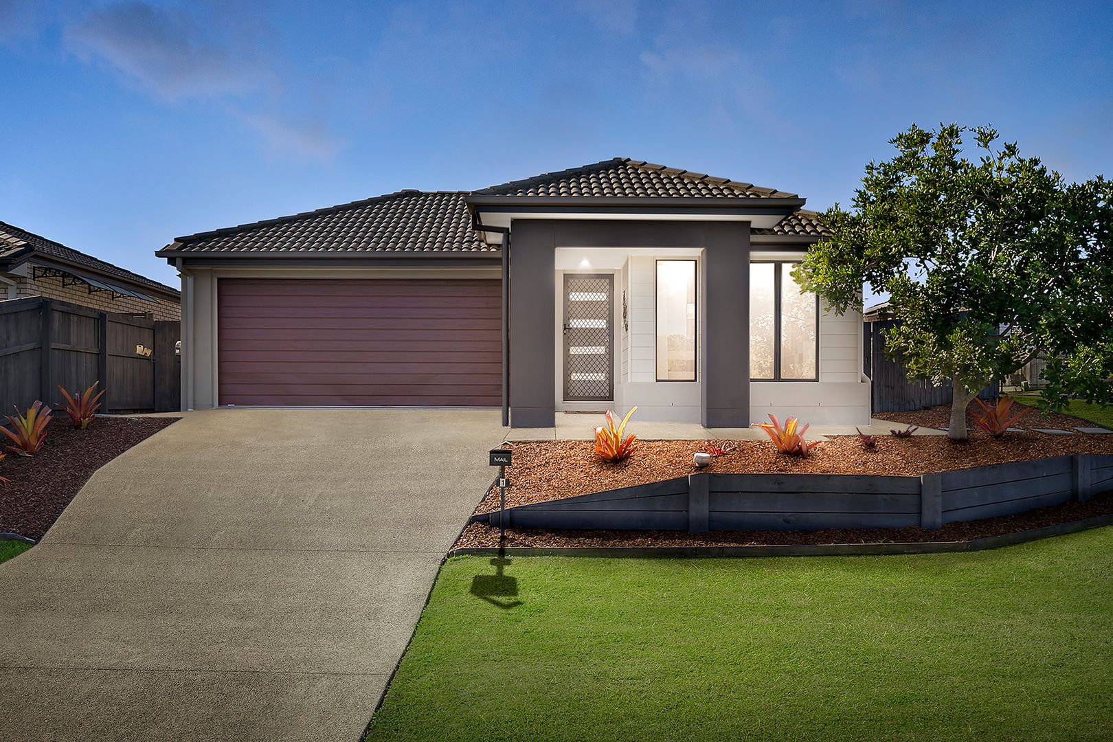 4 bedrooms House in 1 Bredbo Street ORMEAU HILLS QLD, 4208