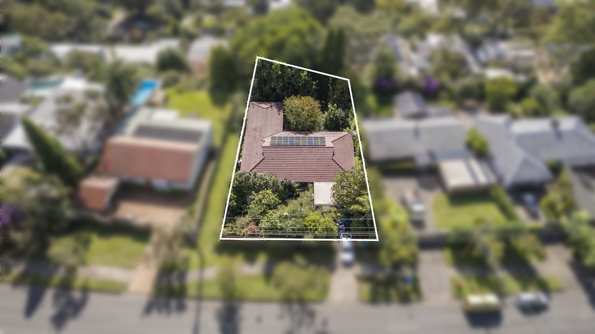 6 bedrooms House in 40 Eastern Arterial Road ST IVES NSW, 2075