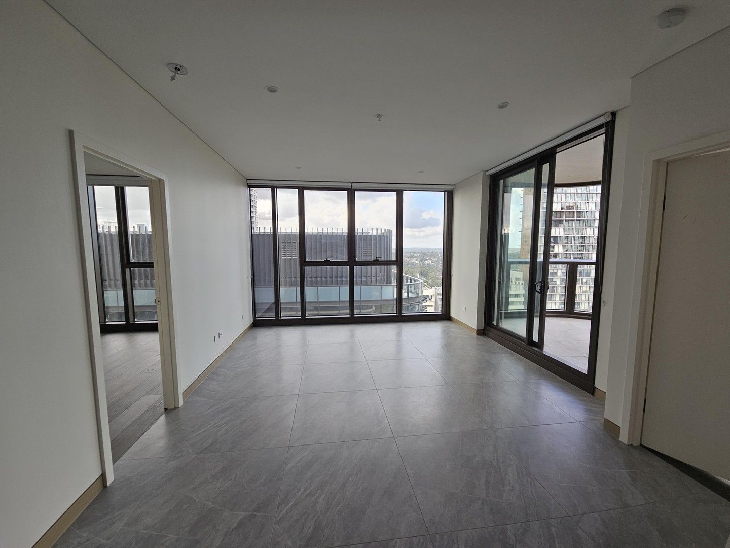 2 bedrooms Apartment / Unit / Flat in 2004/88A Christie Street ST LEONARDS NSW, 2065