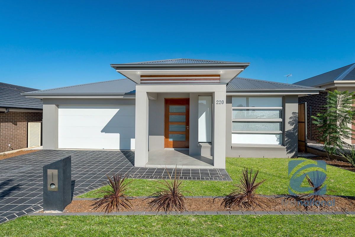 220 Ridgeline Drive, The Ponds Property History & Address Research