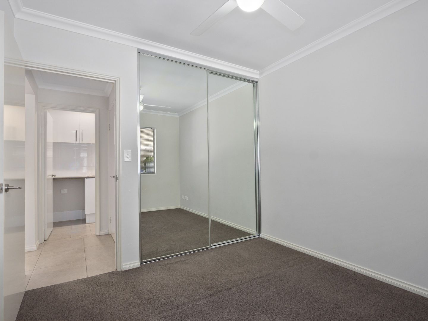 7/233 Wharf Street, Queens Park WA 6107, Image 2