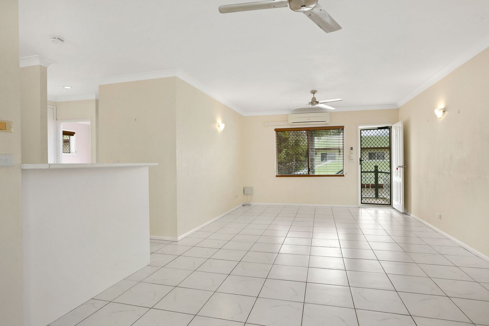 9/15-17 Springfield Crescent, Manoora QLD 4870, Image 1