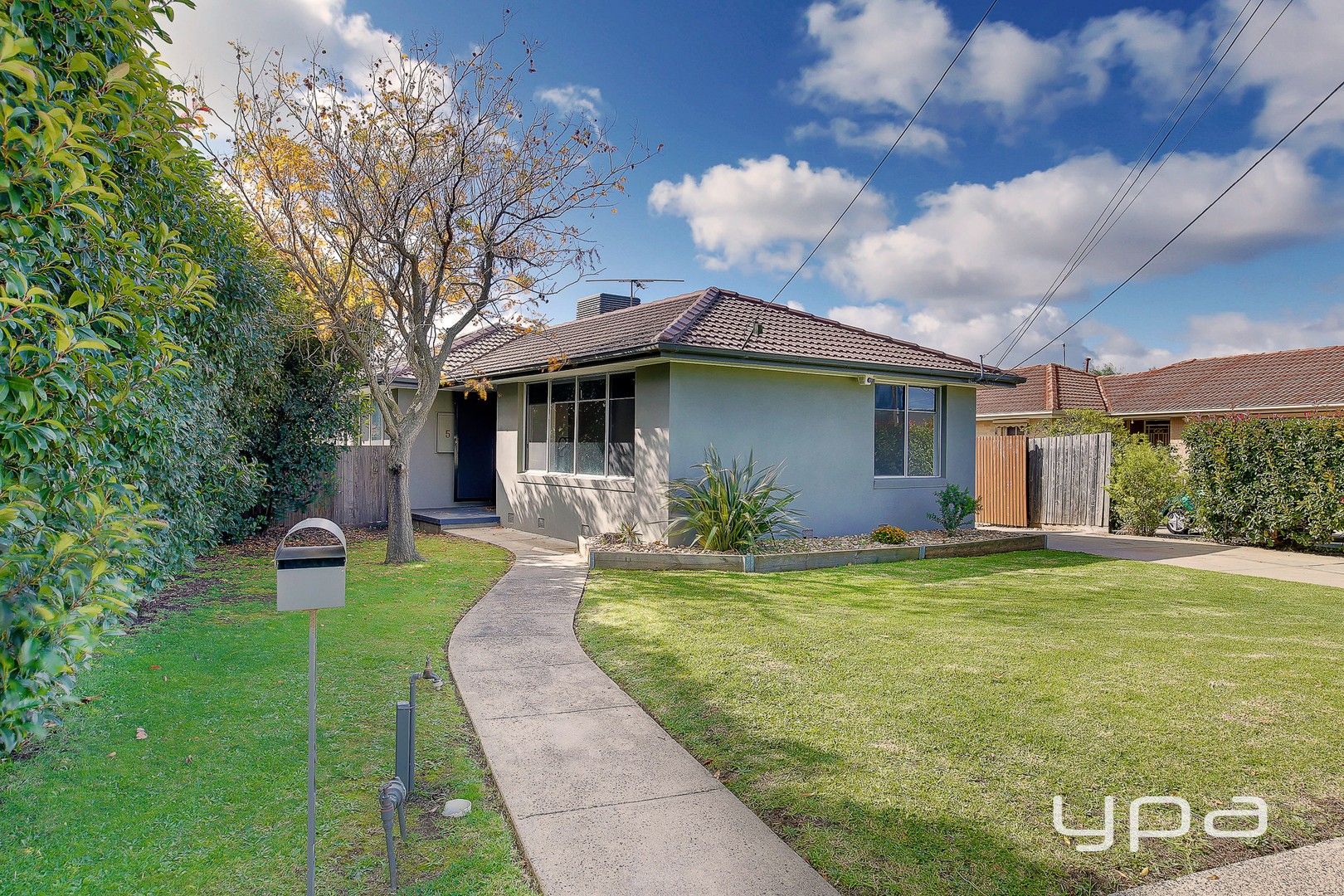 5 Mayfair Close, Gladstone Park VIC 3043, Image 0