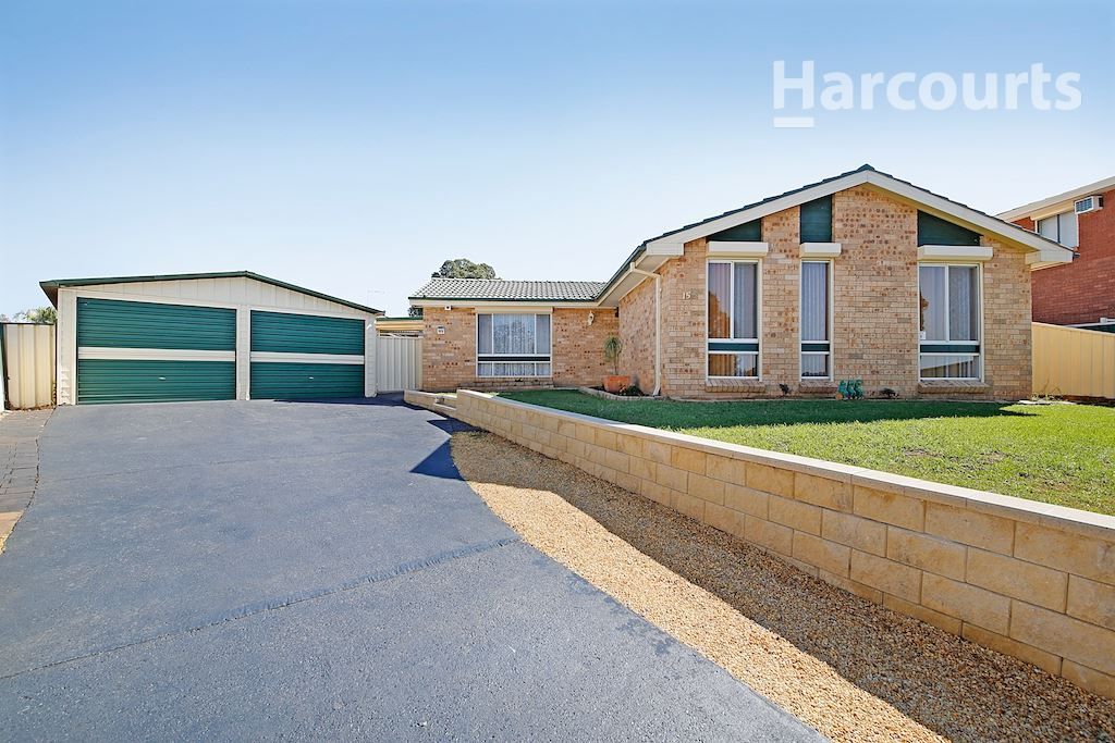 15 Shiraz Place, Eschol Park NSW 2558, Image 0