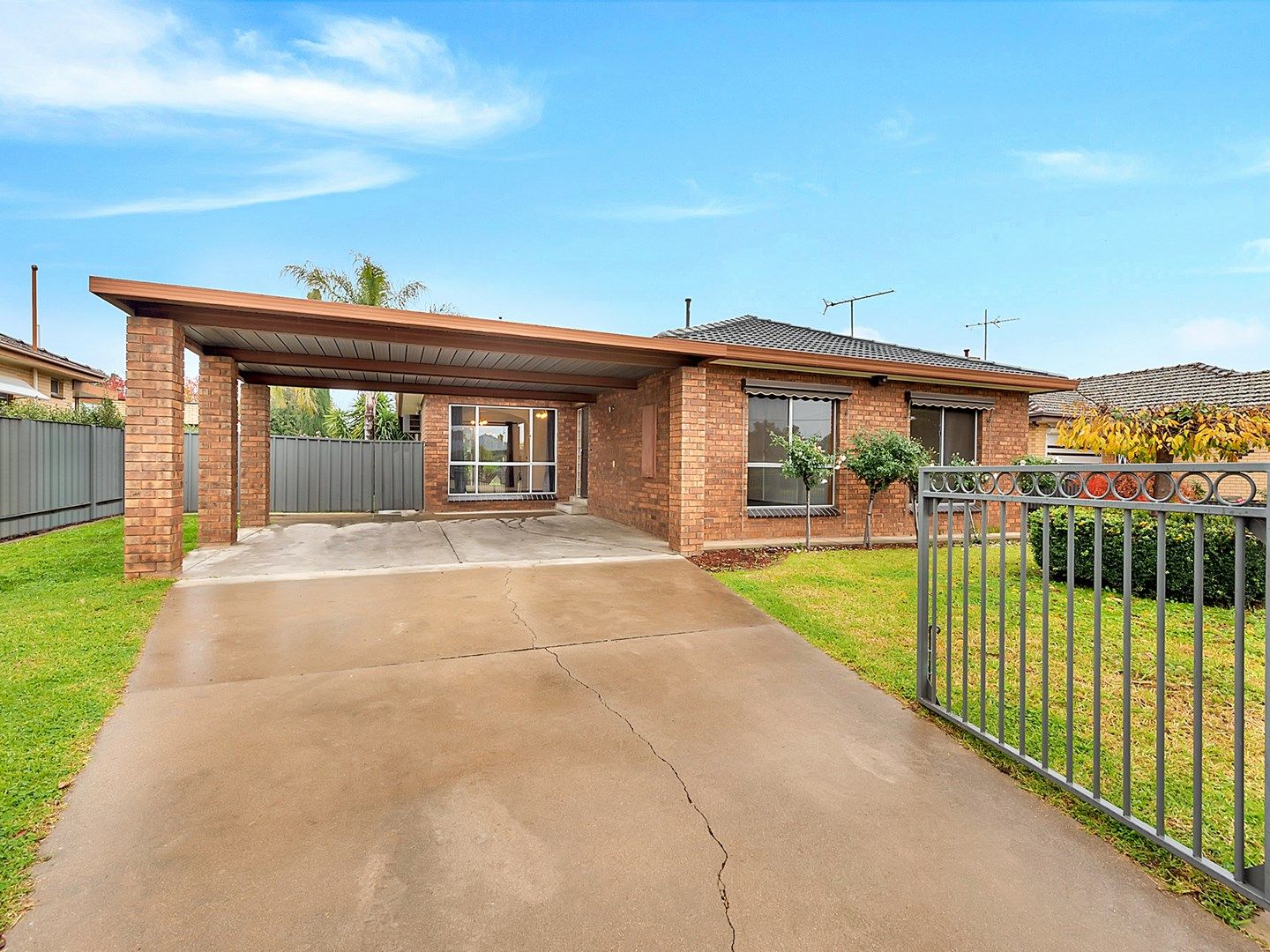 4 bedrooms House in 11 Leishman Street WANGARATTA VIC, 3677