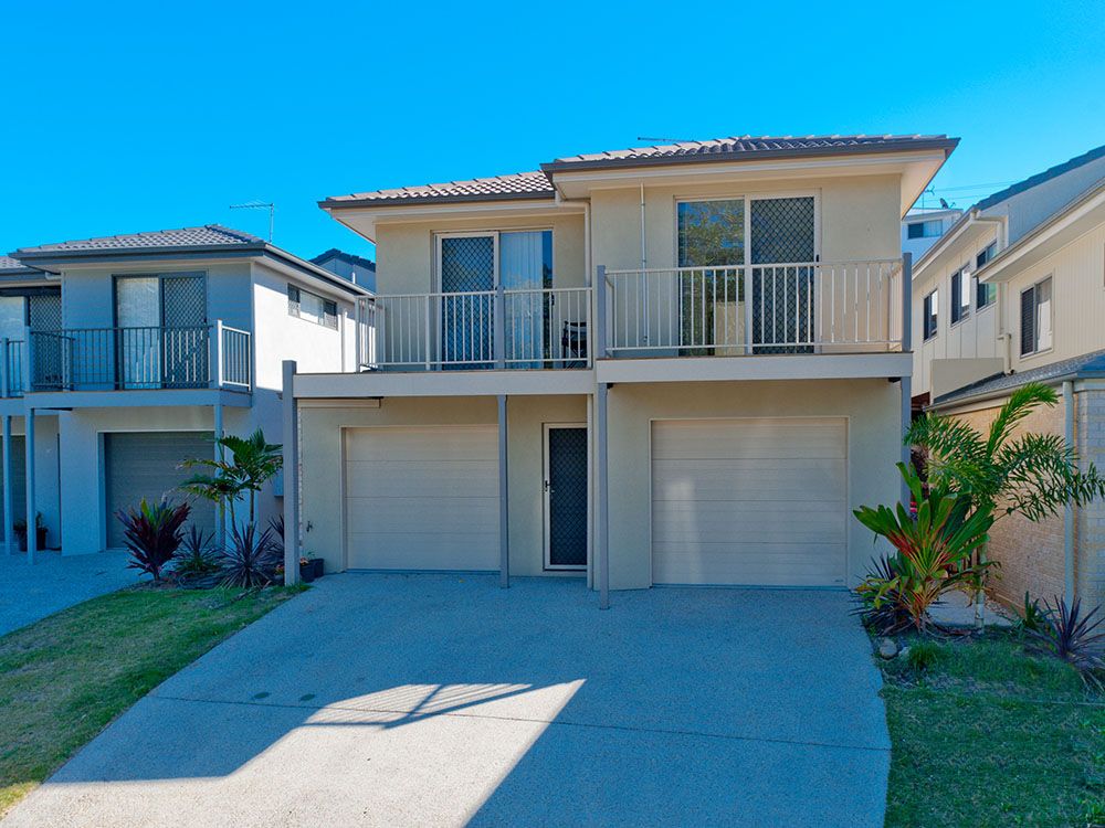 3 bedrooms Townhouse in 2/15 Creekside Court EVERTON HILLS QLD, 4053