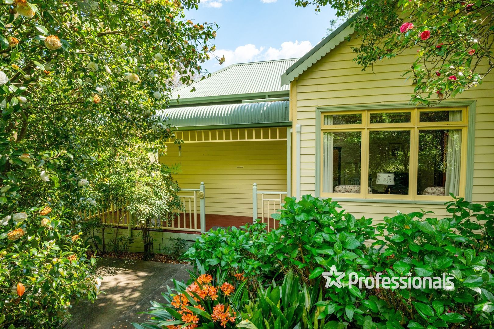 33 Blackwood Avenue, Warburton VIC 3799, Image 2