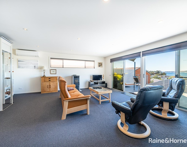 2/184 Roslyn Avenue, Blackmans Bay TAS 7052