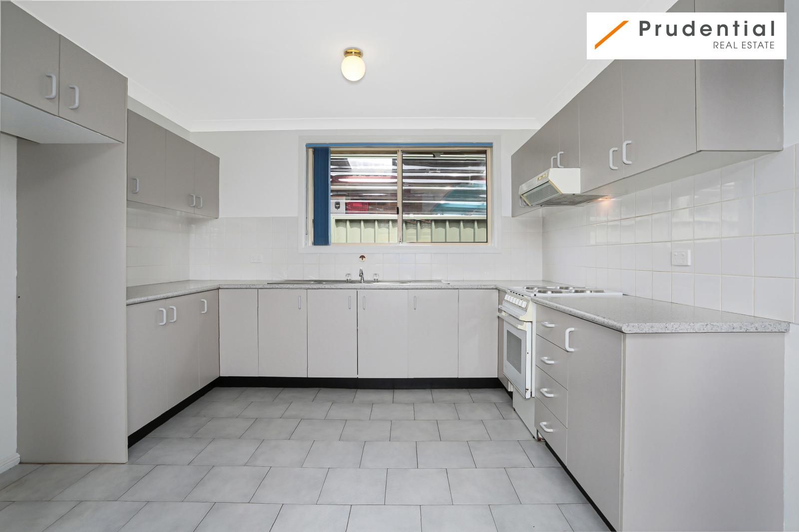 11A Crommelin Crescent, St Helens Park NSW 2560, Image 2