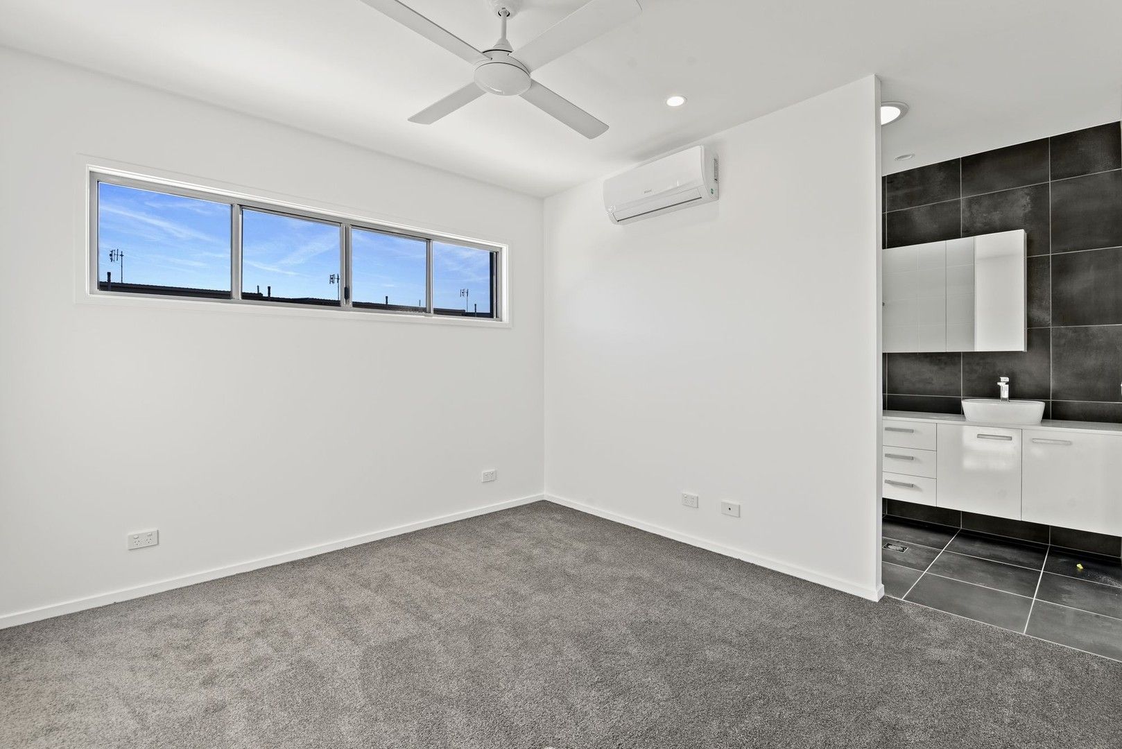 3 bedrooms Townhouse in 17/1A Regatta  Boulevard WURTULLA QLD, 4575