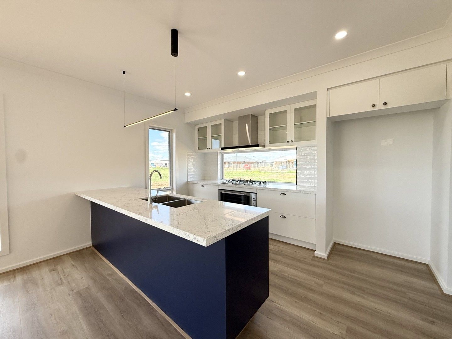 4 bedrooms House in 10 Laurina Road YARRAWONGA VIC, 3730